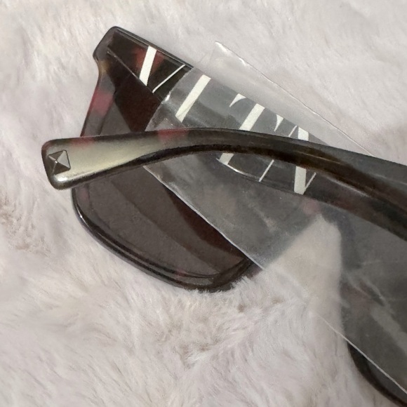 VALENTINO GARAVANI Logo Women’s 55mm Cat Eye Sunglasses In Red Havana NEW in Box - Picture 7 of 12